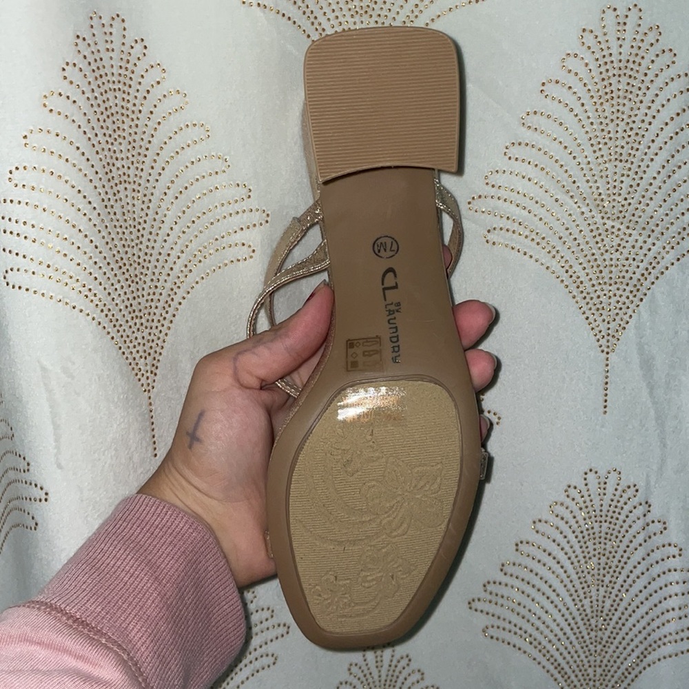 Heels - Picture 3 of 4